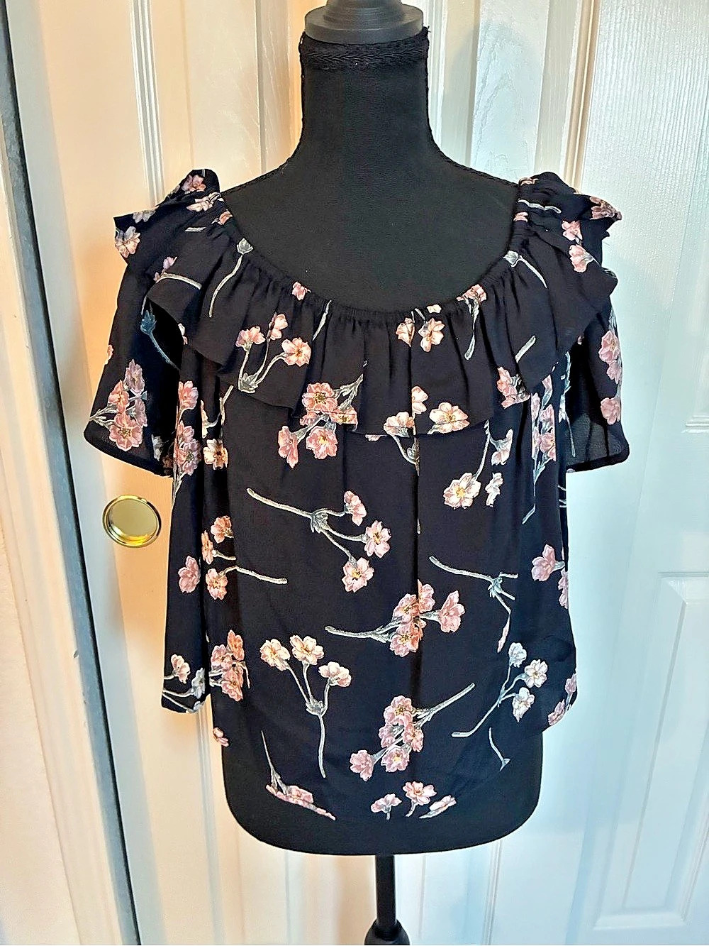 Flynn Skye Floral Ruffle Blouse in Black & Pink Like New